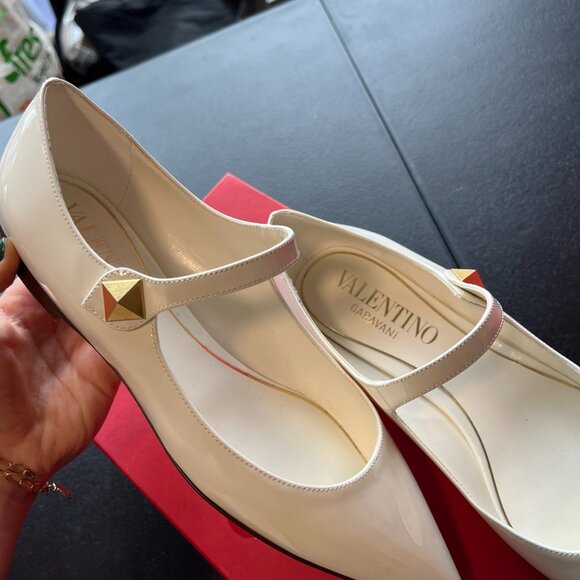 NWT Valentino Garavani Tiptoe Ballerina Flats Ivory Patent Leather Pointed Toe - Picture 9 of 10